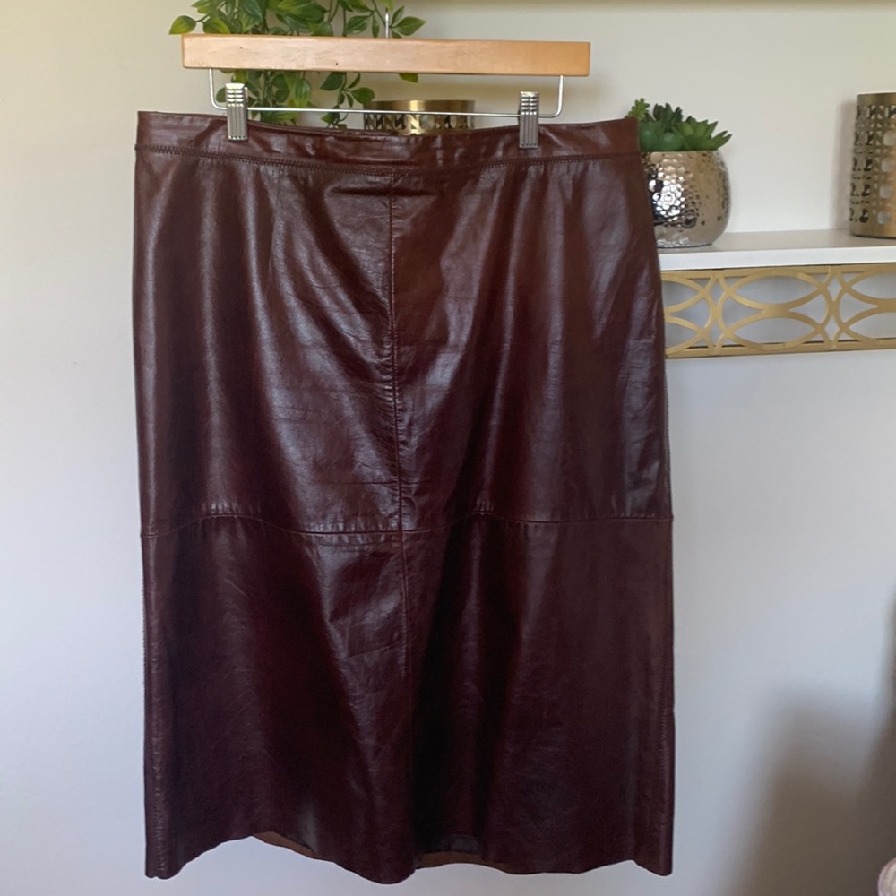 GAP size16 leather skirt.